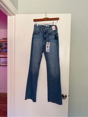 CELEBRITY PINK Classic Women's Medium Blue Bootcut Jeans